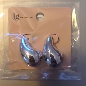 Raindrop earrings